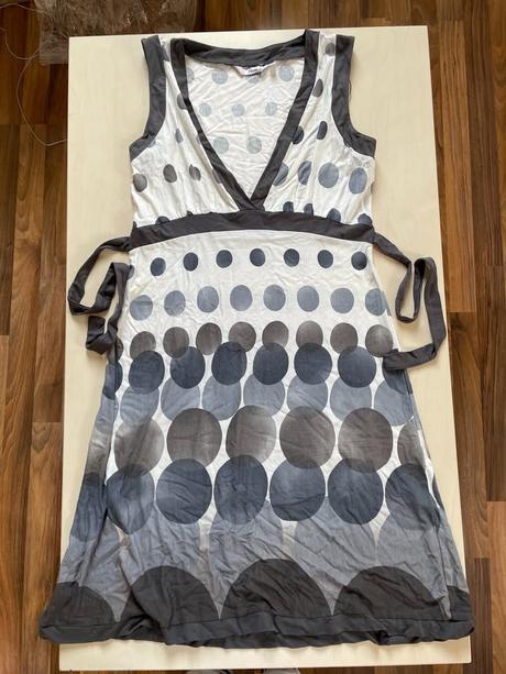 Nové šaty větší výstřih, vel m, miss etam, m