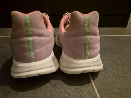 Tenisky adidas s bílou podrážkou vel. 37,5, adidas,37