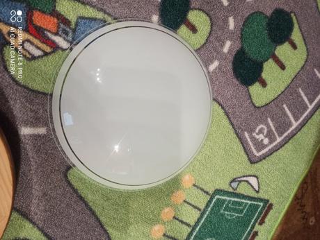 Garnýžová tyč a stropní světlo,