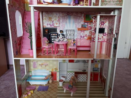 Dřevěný domeček pro panenky s vybavením - v.116cm, 