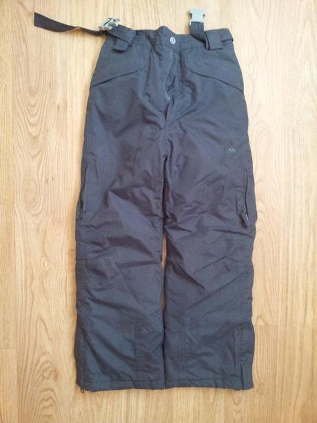 Tm.šedé lyžařské kalhoty, zn.trespass, vel.7-8let, 122