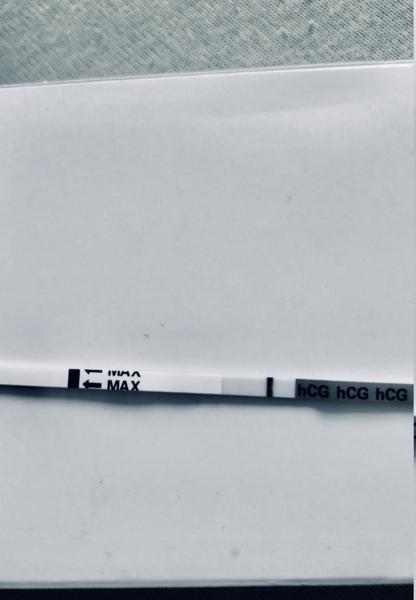 Může slabá čárka na testu znamenat těhotenství?