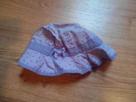 Klobouček  +/- 3roky, 86