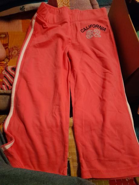 Kraťasy růžovočervené california tříčtvrťáky, 164