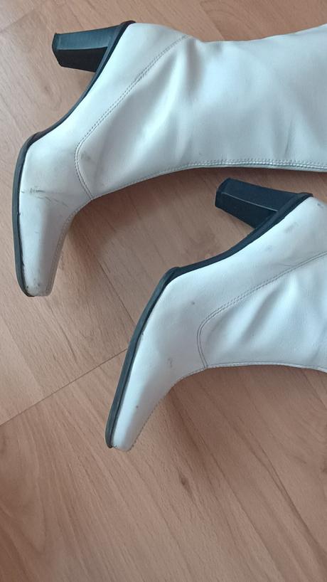 Bílé kozačky pro mažoretky, azaléia,35