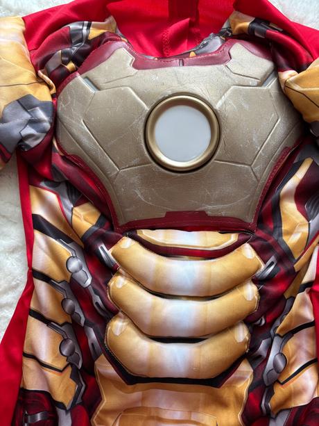 An11/ kostým ironman - v.cca 7/8 let, 