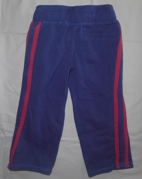 T87. fialové hrubší tepláky 2-3 roky, next,98