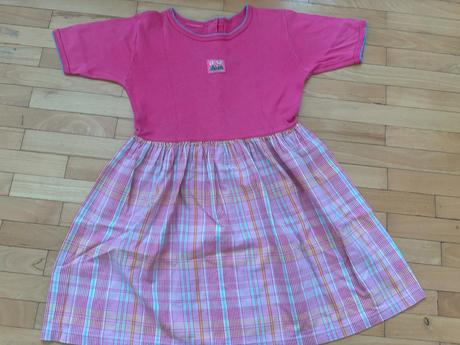 Dívčí šaty s krátkým rukávem vel. cca 6-7 let, 116