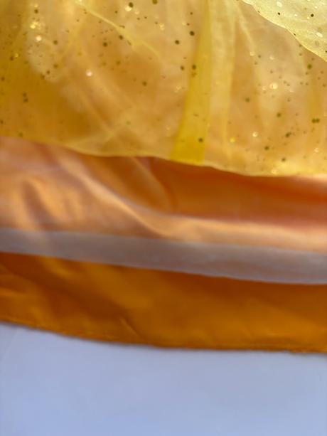 An22/ kostým sněhurka- v.cca 3/4 roky, 