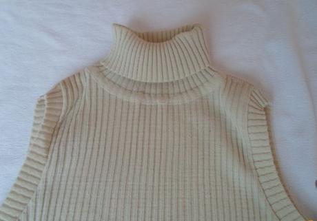 Rolák, top svetr svetřík bez rukávů, vesta -béžový, 36