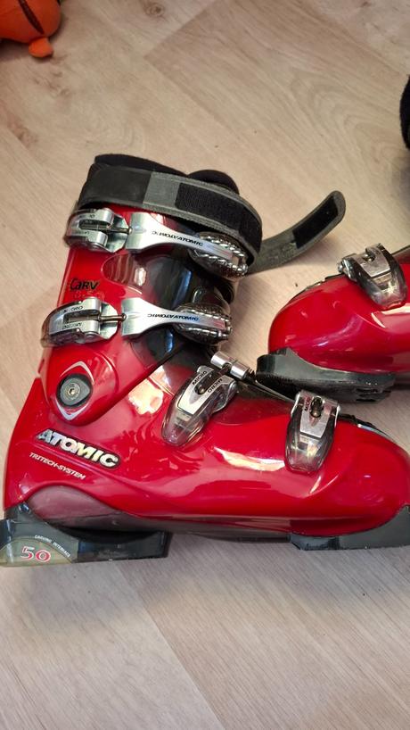 Lyžáky, atomic,38