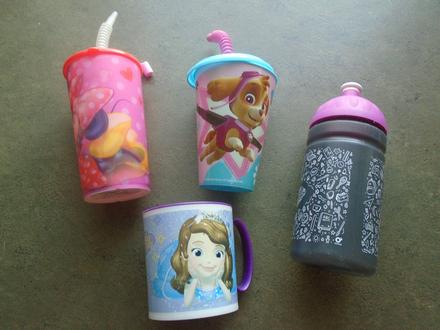 Dětské kelímky, láhev, hrneček, 