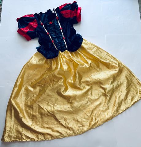 An2/ kostým sněhurka princezna- v.7/8 let, 