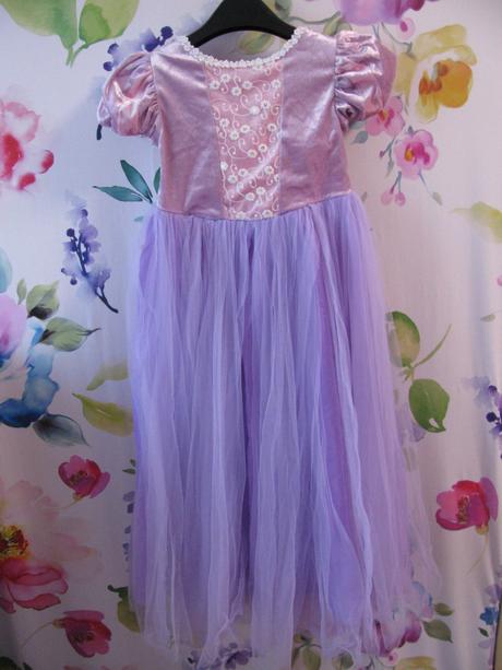 Karneval-krásné dlouhé lila šaty princezna locika, 