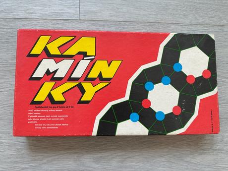 Společenská hra kamínky,