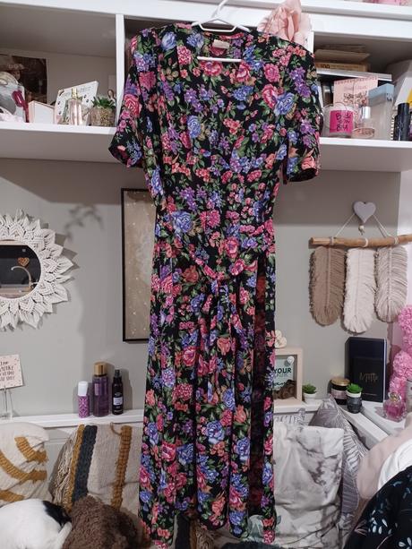 Květnované květinové kytičkové šaty vintage, m