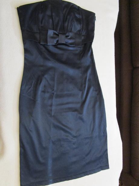 Velmi pěkné černé společenské šaty bez ramínek, xs