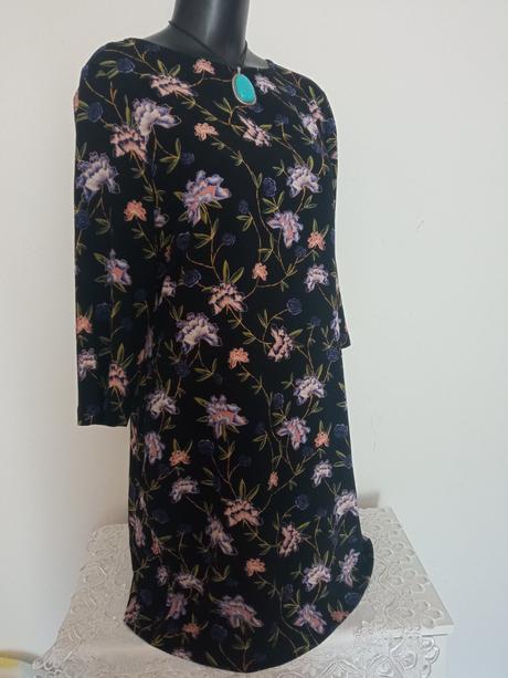 Dámské šaty velikost m/l, m