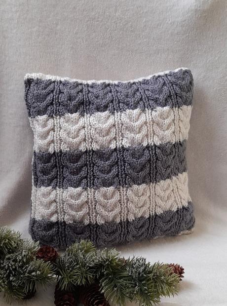 Copánkový povlak na polštář - bílo šedý pruh, 