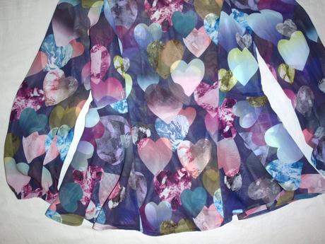 Exkluzivní  srdíčkový top - i jako slavnostní, 146