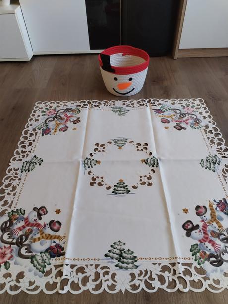 Nový vánoční ubrus s košíkem, 