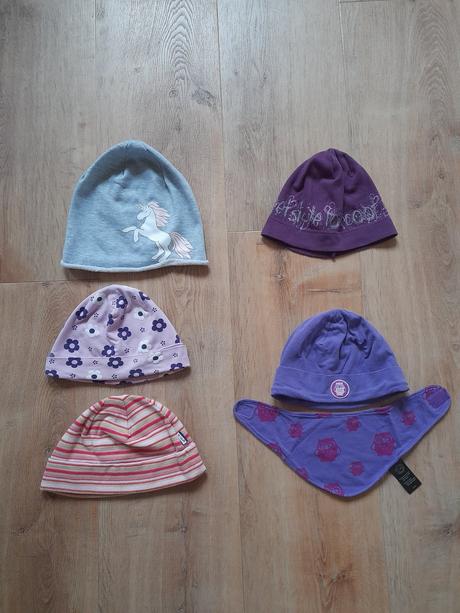 4 x čepice vel 52-54cm, 52