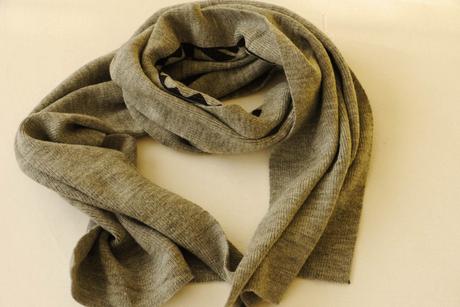 110/128 cepice h&m cerno-seda, h&m