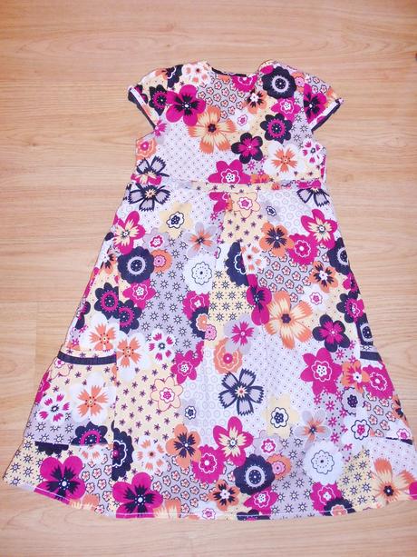 Dívčí šaty vel.128,134/140, 128