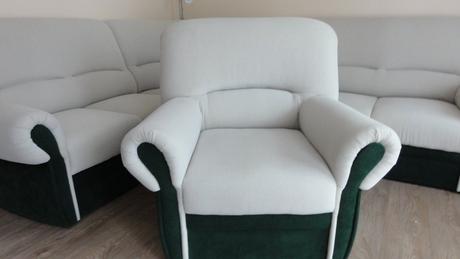 Rohová sedací souprava a křeslo, 