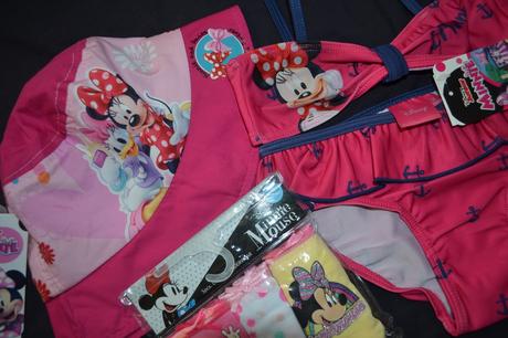 Letní set v.110, plavky ,klobouk,3x kalhotky, disney,110