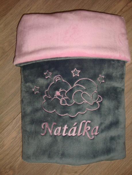 Deka s výšivkou na přání - více barev, 