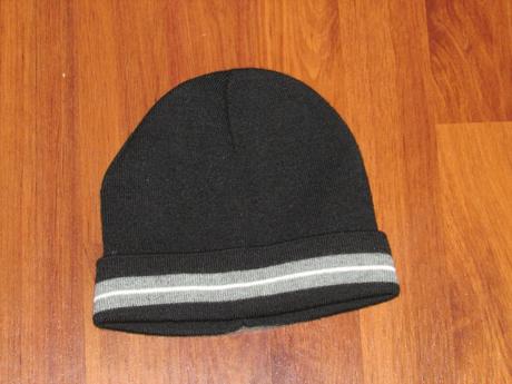 Černá čepice, 104