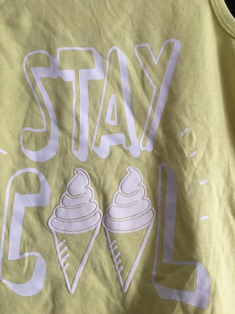 Vel. 80 žluté tílko s nápisem, 80