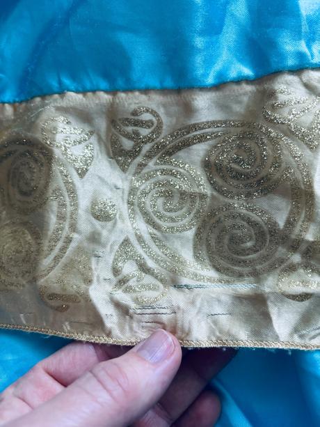 An13/ kostym princezna rebelka - v.7/8 let, 