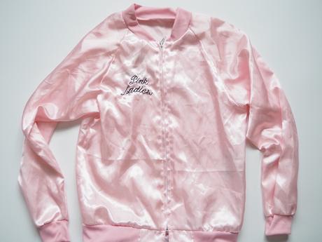 Kostým grase pomáda vel 146,