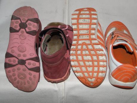 2 páry bot v. 29, sandále + botasky, 29