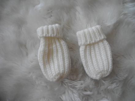 Kojenecké rukavice, 56