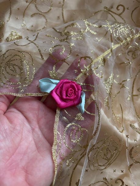 St1/kostým delux kras. bell- v.5/6 let zn. disney,