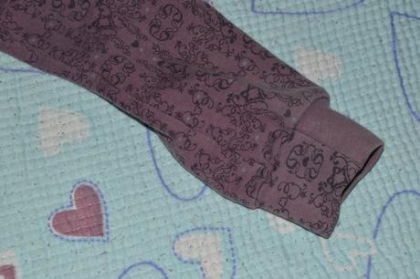 Fialová mikina s jemným potiskem, c&a,116