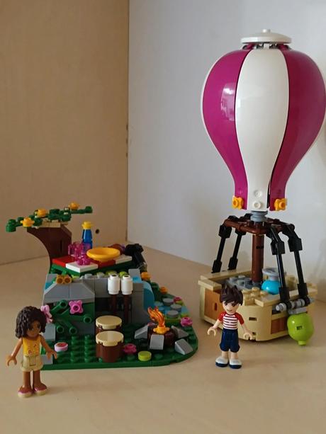 Lego friends 41097 horkovzdušný balón v heartlake, 