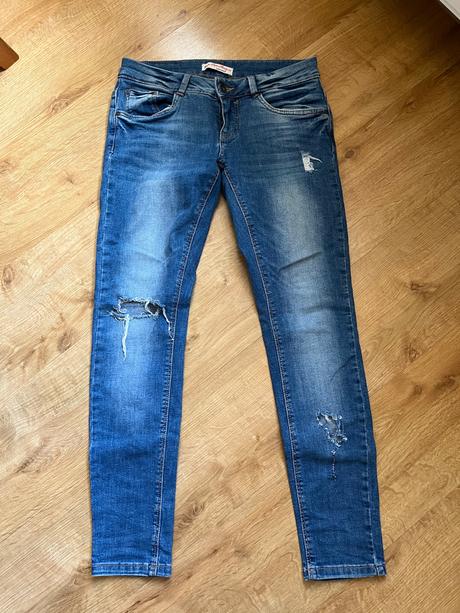 Trhané džíny, rifle, c&a,38
