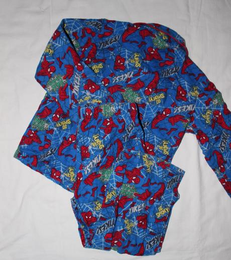At166. teplejší pyžamo se spidermanem 4-5 let, matalan,110