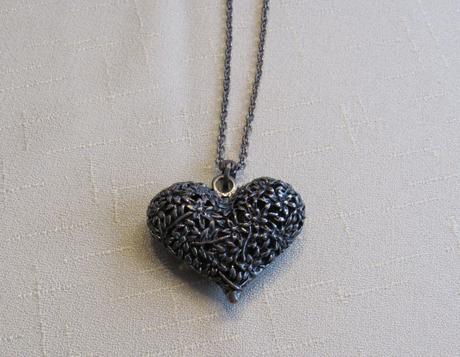 Náhrdelník s přívěskem,