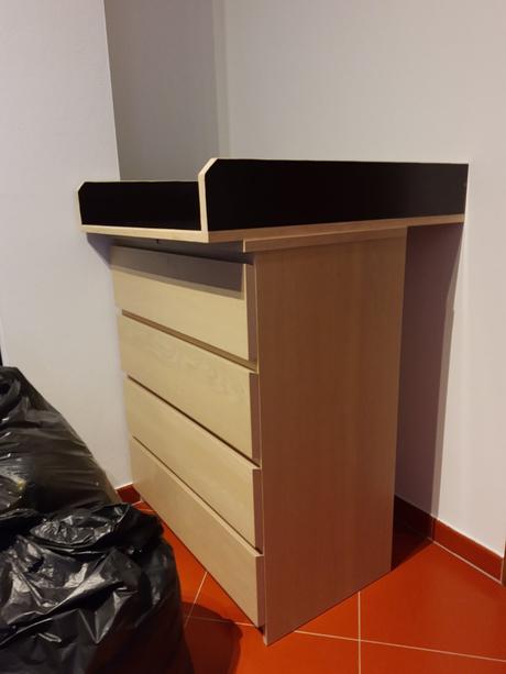 Přebalovací pult na ikea komodu, 
