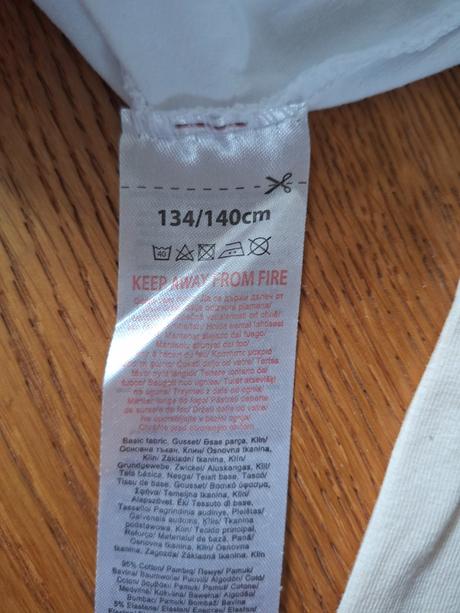 2x tílko č.134/140, 134