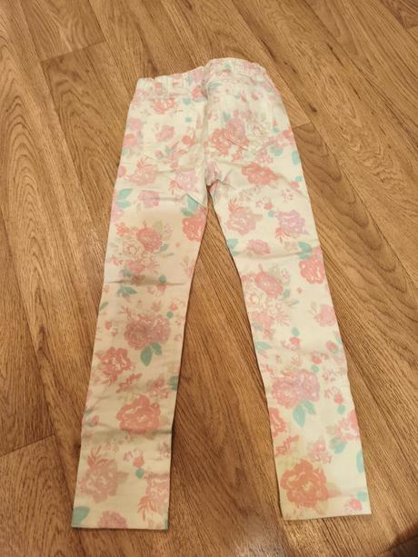 Kytičkové džegíny, c&a,110