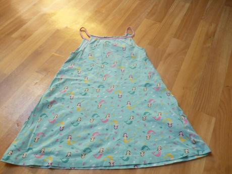 Veselé šaty vel. 4-6, 104