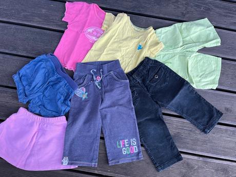 Balíček oblečení vel. 86, 7 ks, 86–98