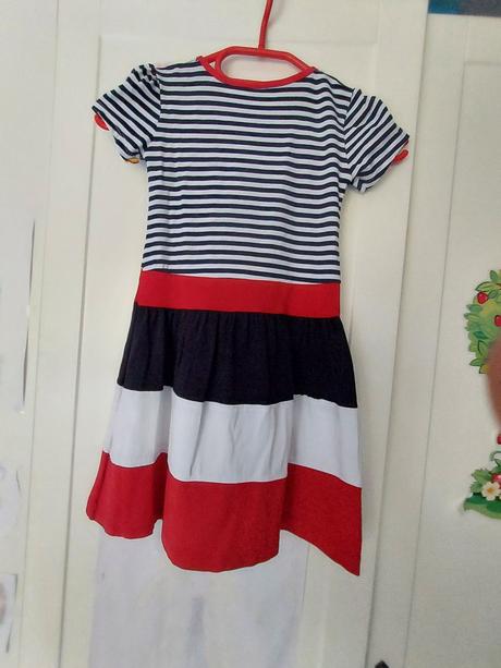 Šaty  nové, kids club,116
