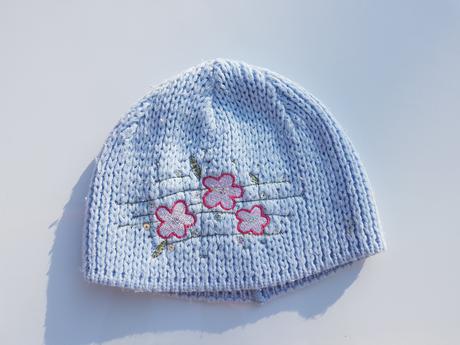 P31 dívčí pletená čepice květy vel. 104, 104